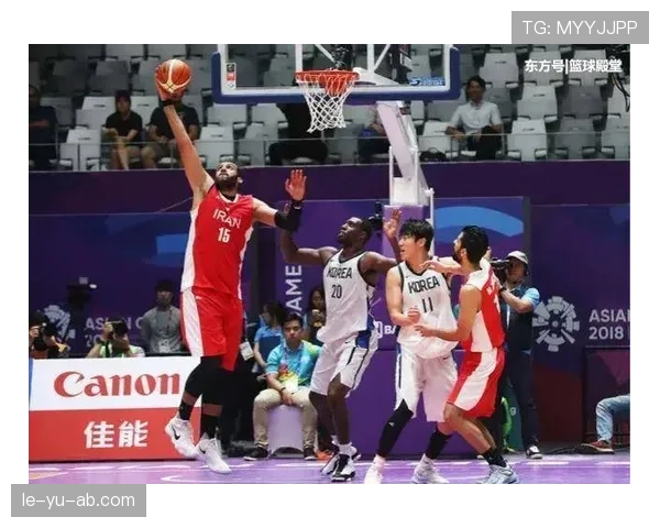 拉塞尔荣膺防守王称号,展现全面实力 拉塞尔荣膺防守王称号,展现全面实力