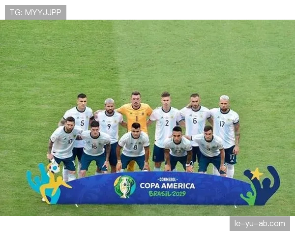 扎伊尔·埃梅里持续进步，新星闪耀足坛引期待