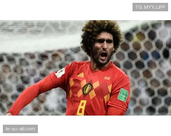 卡马文加位置不固定：全能万金油的战术价值与发展瓶颈