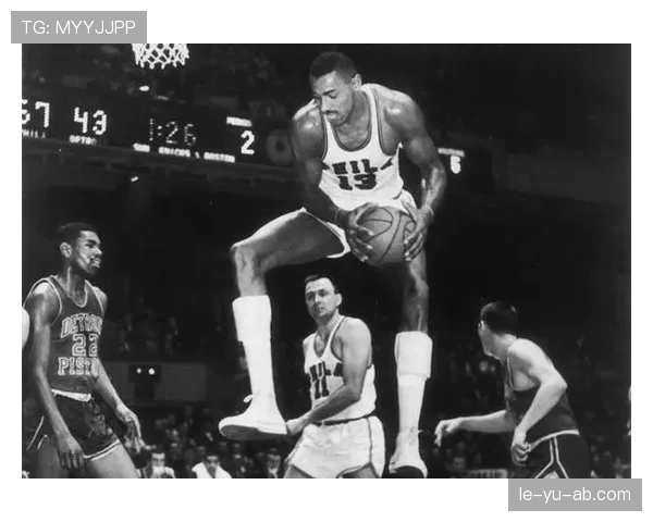 张伯伦单打统治篮下效率超哈基姆成历史最佳