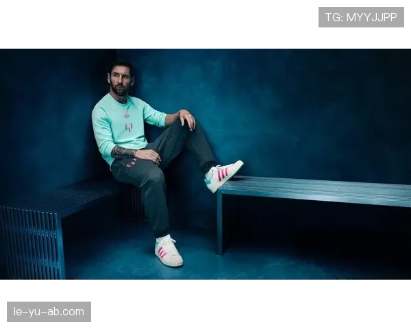 梅西这日常，也太不像个地球人了，沙龙聚会穿得像街头小混混？